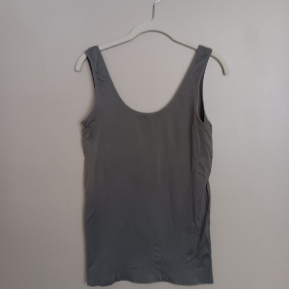 Rhonda Shear Seamless Tank Top With Shelf Bra